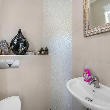 Ciovo Breeze شقة