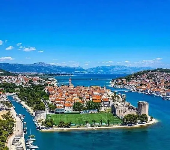 Ciovo Breeze Τρογκίρ